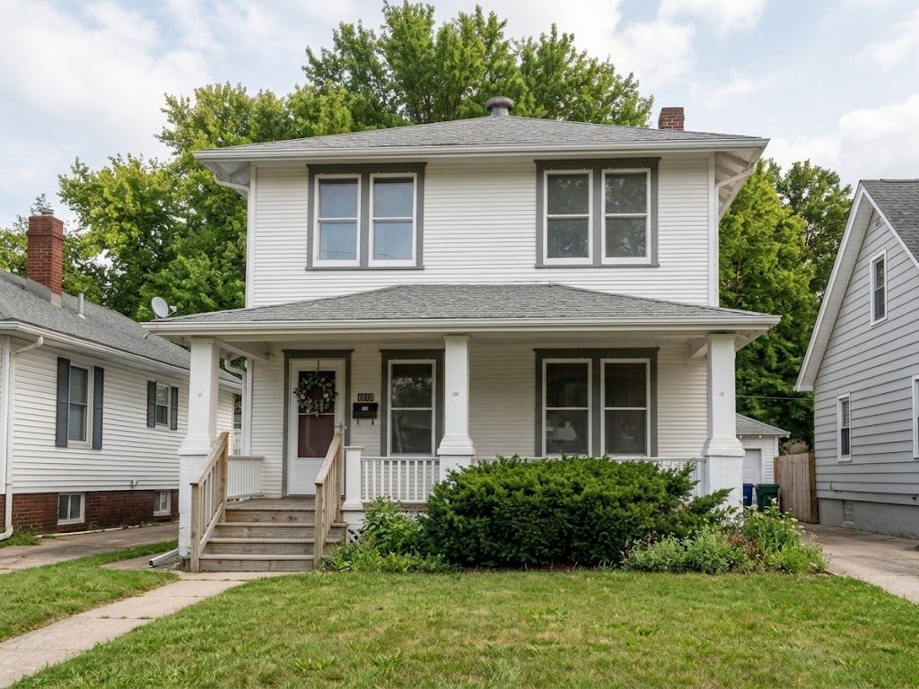 Two-story single-family home with front porch in Springfield, Illinois
